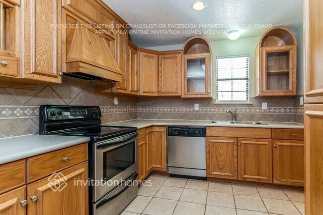 Building Photo - 10482 Twin Circles Dr