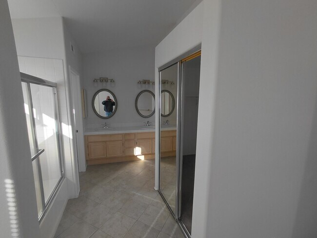 Building Photo - 2289 Willow Creek Cir