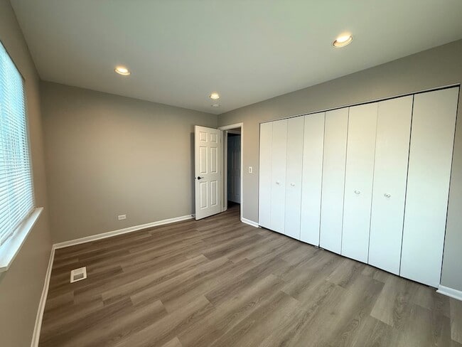 Building Photo - 1963 N Heritage Dr