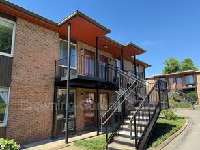Building Photo - 3600 Hillsboro Pike