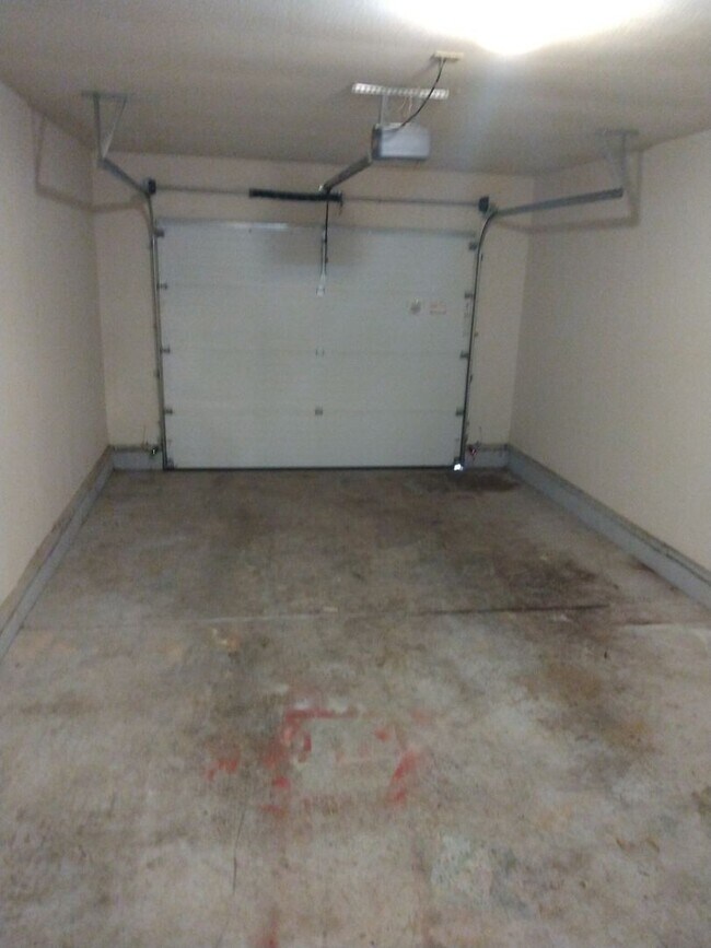 Building Photo - 1344br