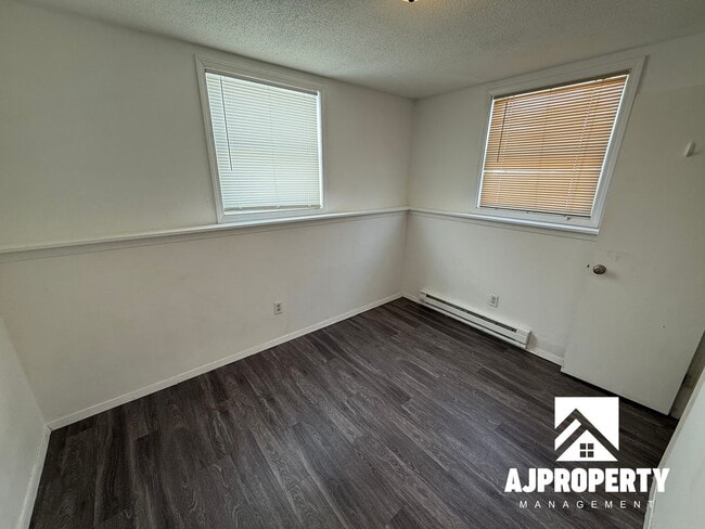 Building Photo - 600 E Aspen Blvd