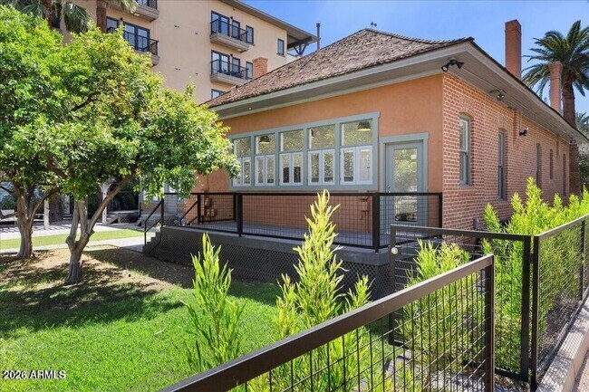 Building Photo - 825 N 3rd Ave