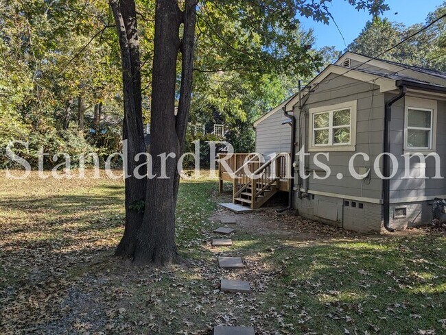 Building Photo - Cute Bungalow in Colonial Hills Neighborhood