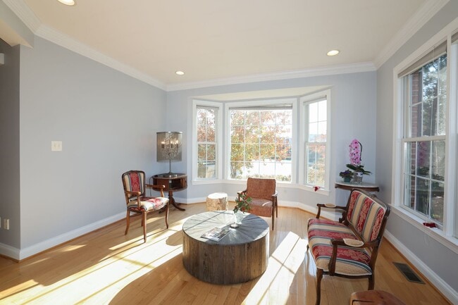 Building Photo - BEAUTIFUL SINGLE FAMILY HOME IN LANSDOWNE