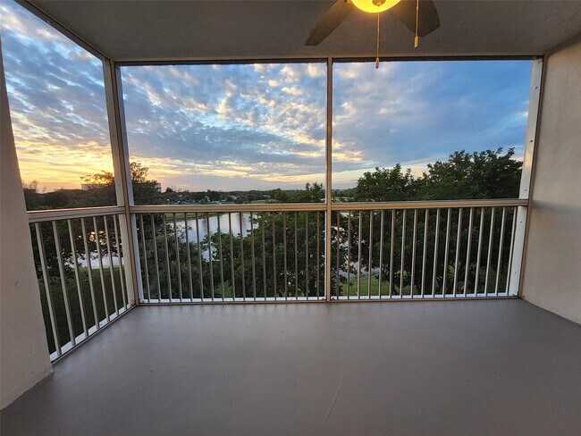 Building Photo - 3090 N Course Dr