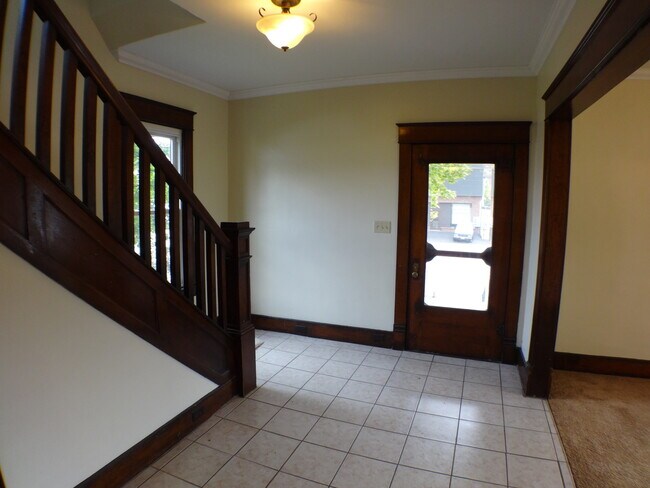 Building Photo - Nice Home in a Good Downtown Location with...