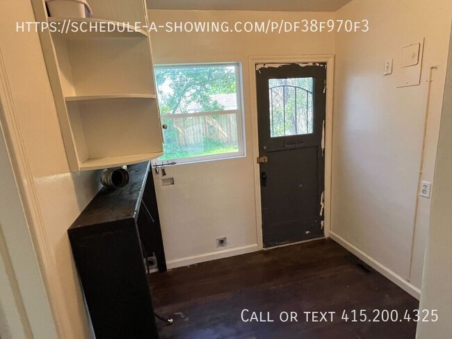 Building Photo - 1605 Elmwood Ave