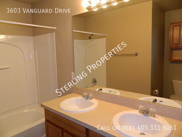 Building Photo - 3603 Vanguard Dr