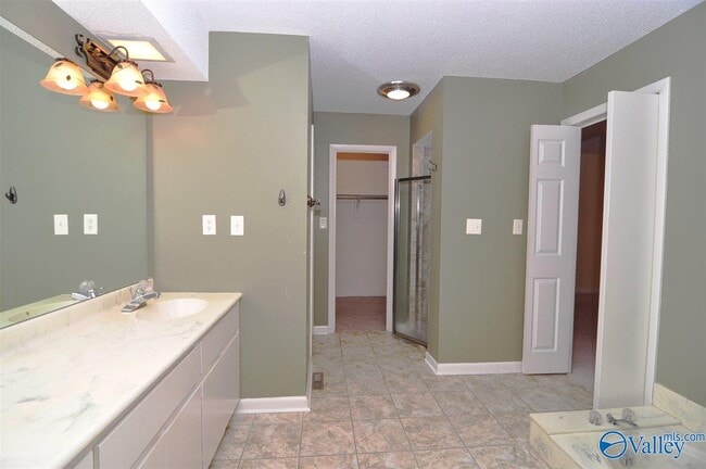Building Photo - 9405 Hartwick Cir SE