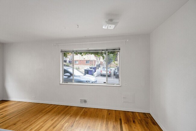 Building Photo - Charming 1BR Apartment in Denver