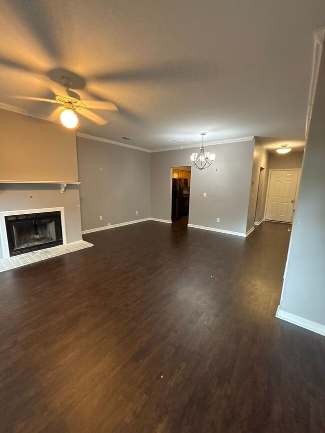 Building Photo - Your Dream Townhome Awaits