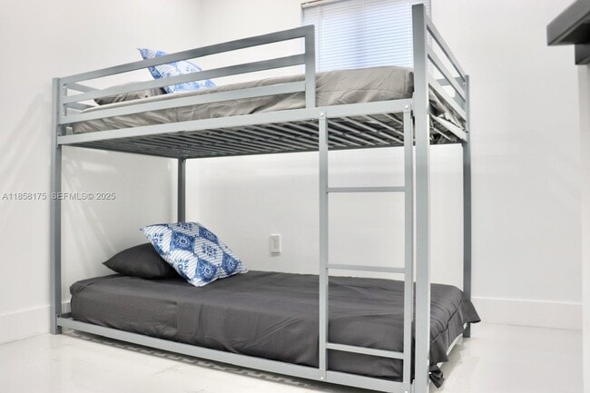 Building Photo - 15100 Polk St