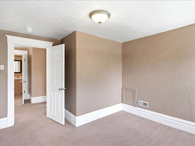 Building Photo - North Salt Lake 4 bed 3 bath home