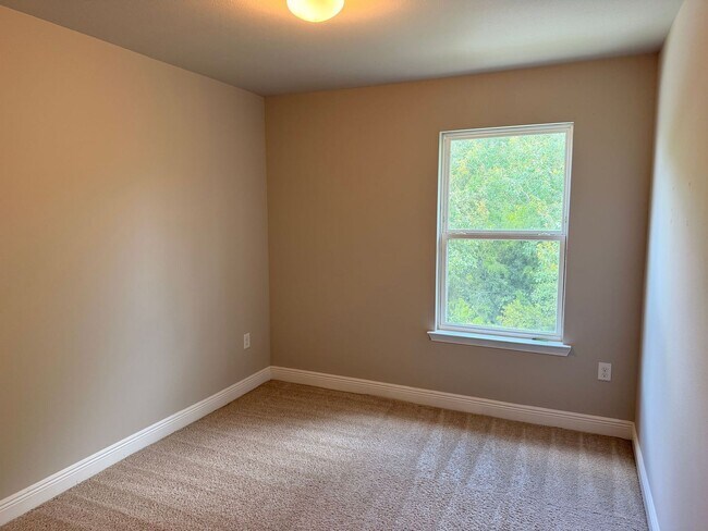Building Photo - 5972 Callaway Cir