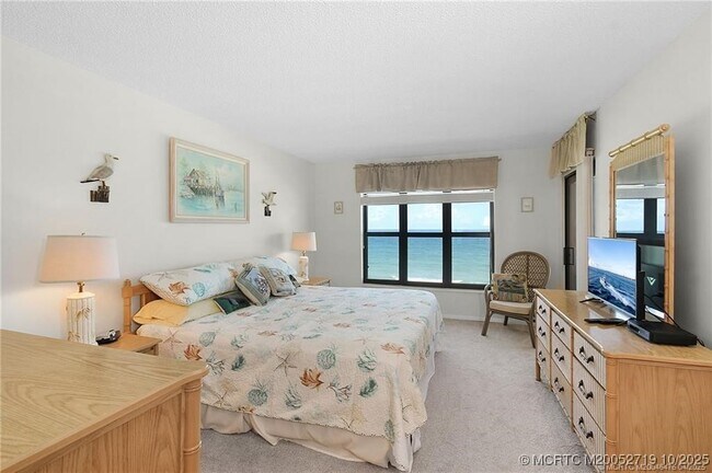 Building Photo - 10200 S Ocean Dr
