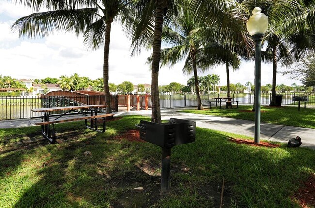 Building Photo - 2451 Centergate Dr