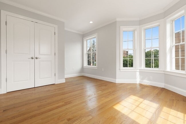 Building Photo - 58 Holton St