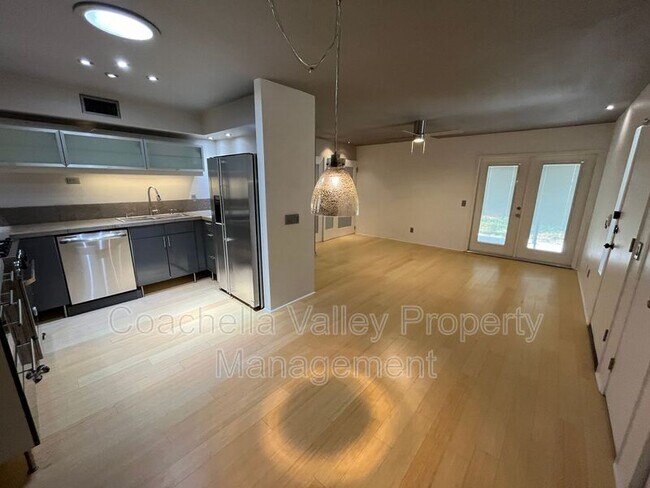 Primary Photo - 2961 Sunflower Cir W