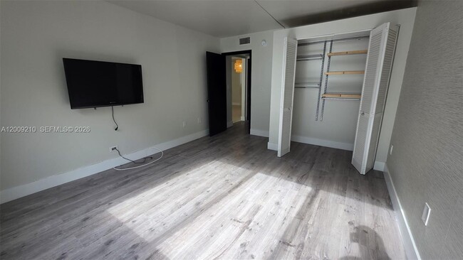 Building Photo - 250 Galen Dr