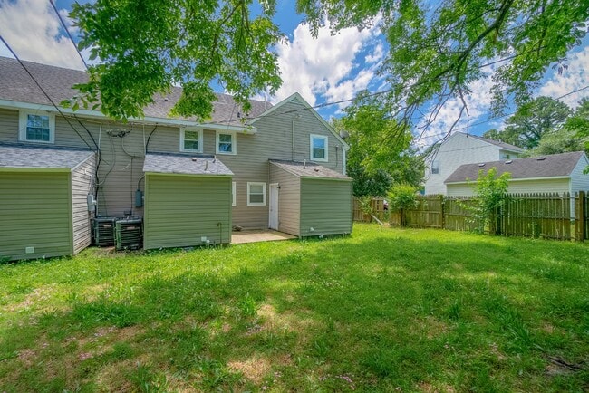 Building Photo - PORTSMOUTH TOWNHOME - 2 BED, 2 FULL BATH FOR RENT BY PMI VIRGINIA