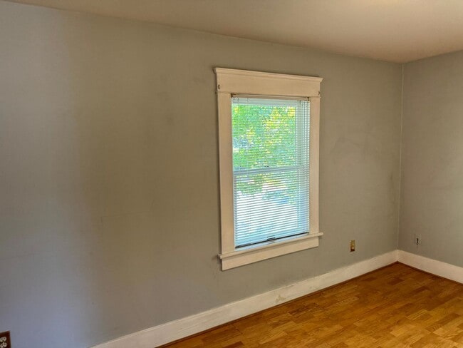 Building Photo - 4 Bedroom House Near Downtown Eugene