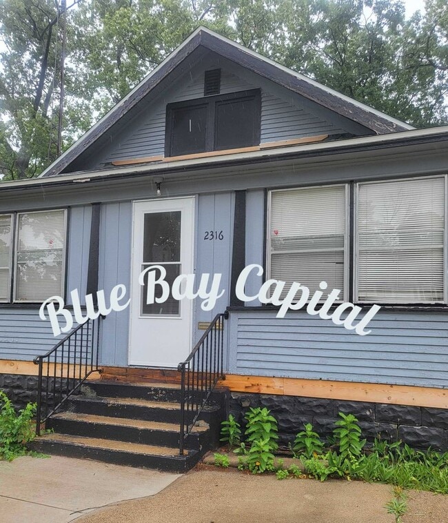 Building Photo - 2 bedroom, 1 bath house