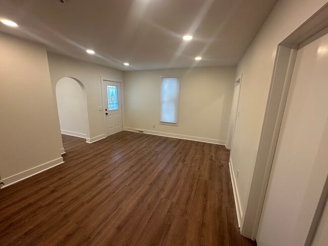 Building Photo - 245 Cromley St