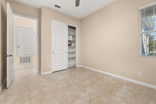 Building Photo - 1855 Flora Pass Pl