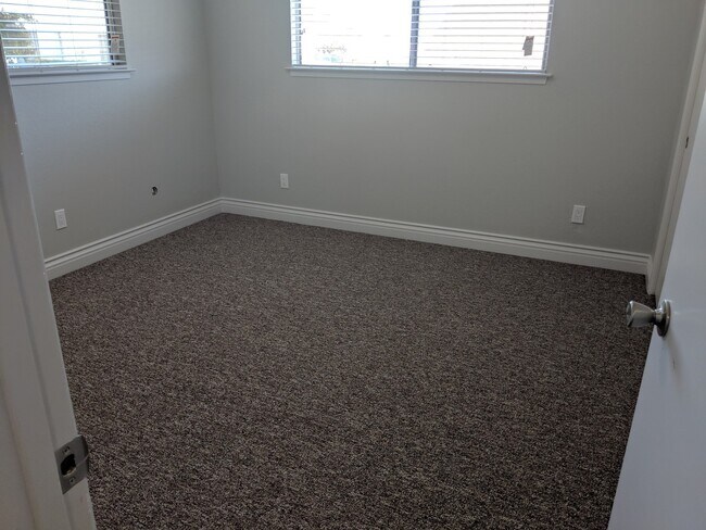 Building Photo - 2116 Fairchild Way