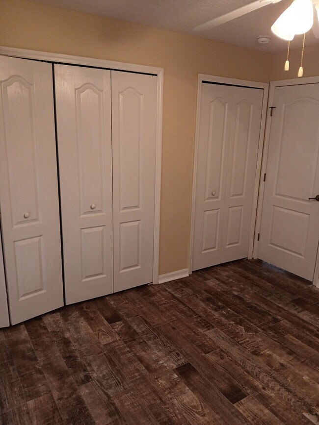 Building Photo - 1305 Shadow Path Dr