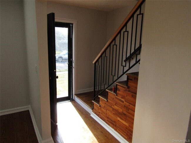 Building Photo - 321 Redmont Rd