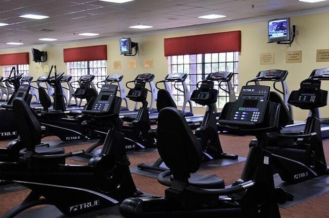 Building Photo - 104 Westbury E