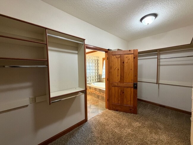 Building Photo - Beautiful 3 Bedroom Single Story Custom Home Plus Office Available Near Tramway Blvd NE & I-40!