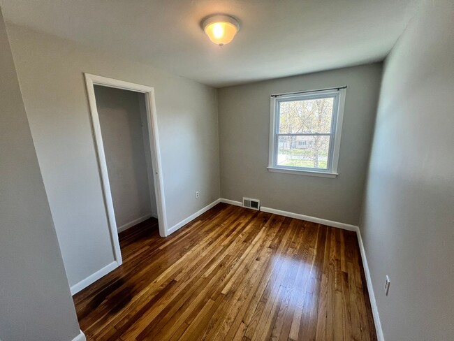 Building Photo - Single Family Ranch for Rent In Sixteen Ac...