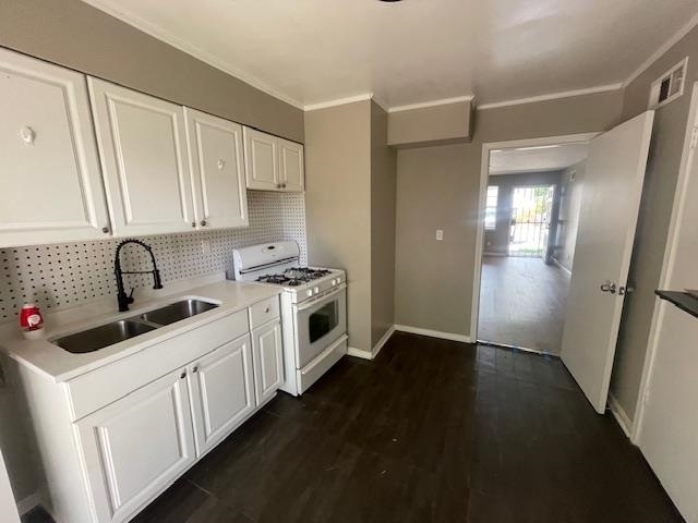 Building Photo - 3021 Carnes Ave