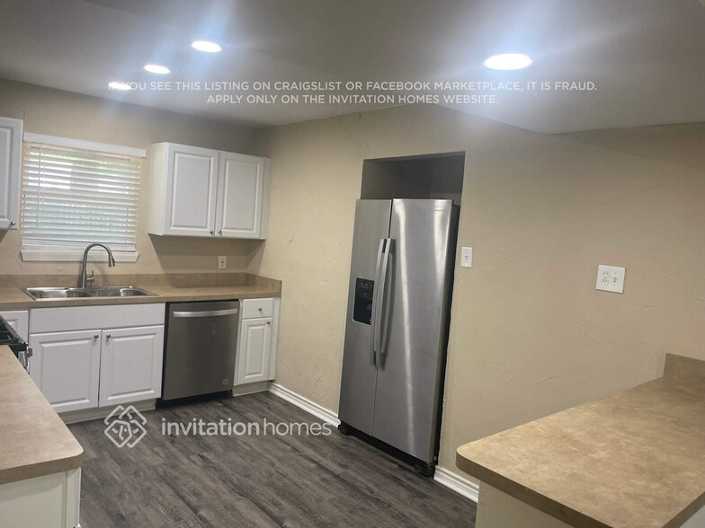 Building Photo - 371 Opal Ct