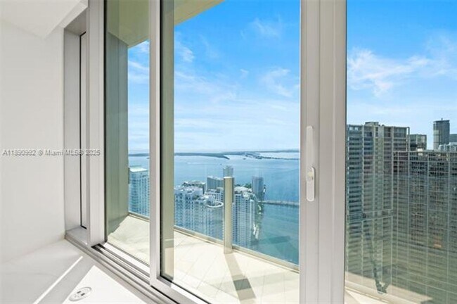 Building Photo - 300 Biscayne Blvd Way