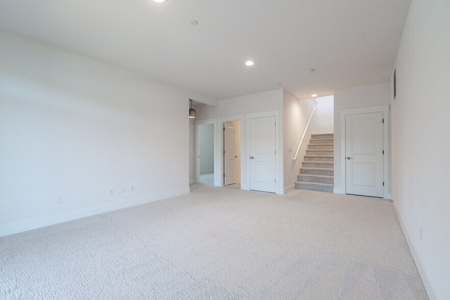 Family Room - 3352 NE Spruce Dr