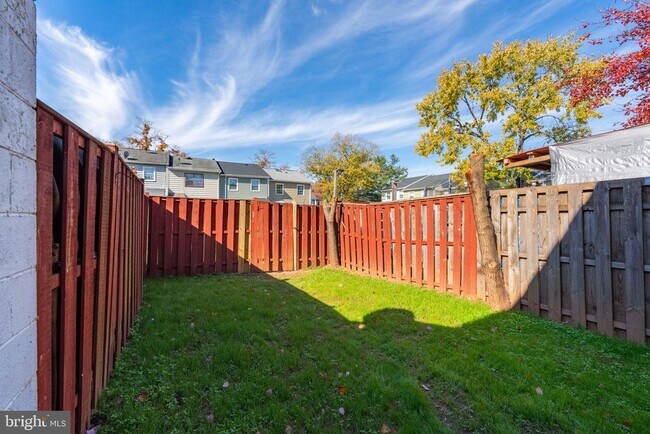 Building Photo - 7604 Somerset Ln