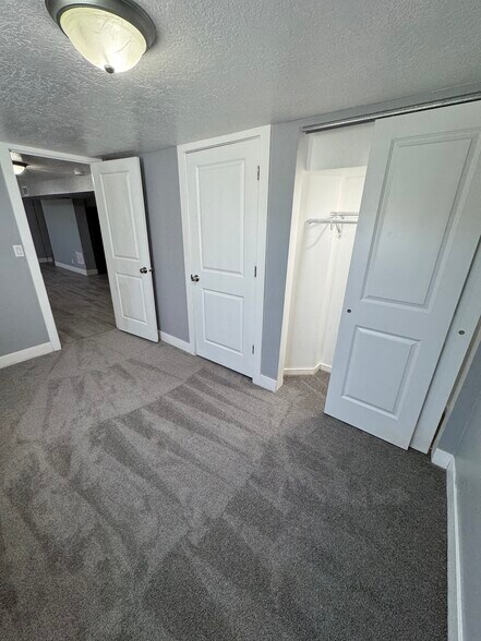 Building Photo - 4206 W Annapolis Dr