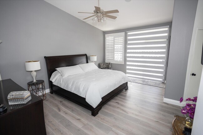 Building Photo - 40600 Vía Fonda