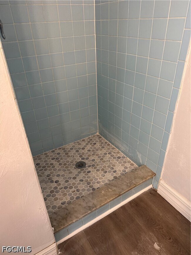 Building Photo - 1830 Maravilla Ave