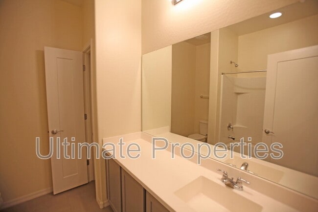 Building Photo - 13251 W Dale Ln