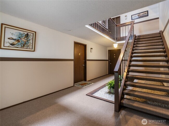Building Photo - 7425 Ruby Dr SW