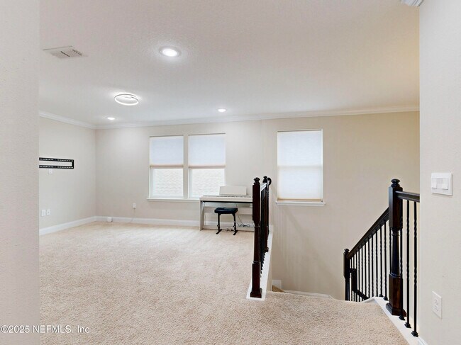 Building Photo - 210 Thistleton Wy