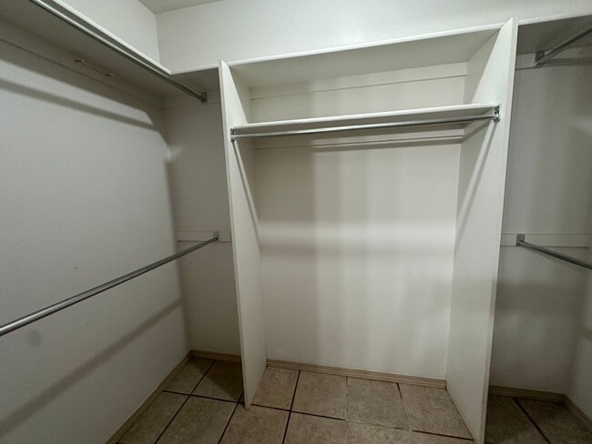 Building Photo - **SPECIAL half off first months rent***Wel...