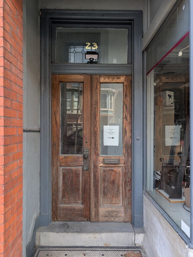 Building Photo - 21-23 N Beaver St.