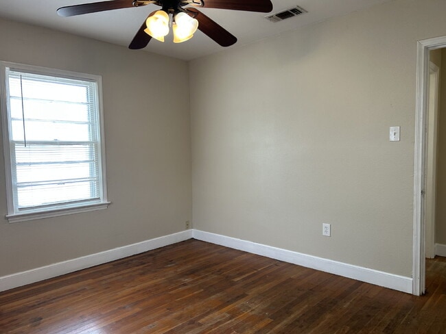 Building Photo - Heart of  Lubbock Delight: 2 Bedrooms, Bre...
