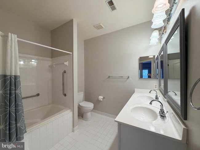 Building Photo - 2100 Ganton Green
